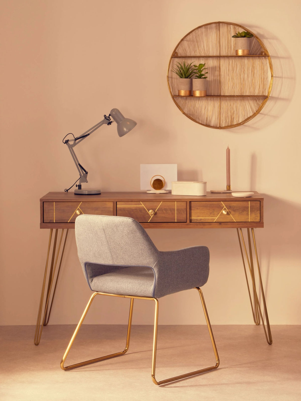 Wetherby Gold Wire Round Wall Shelf