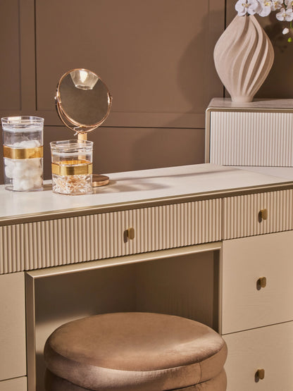 Rye Wood Veneer Seven Drawer Dressing Table 