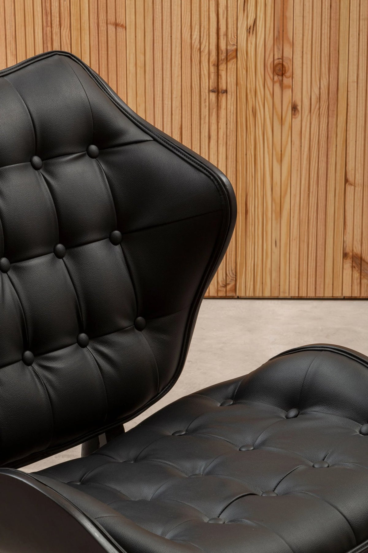 Harrogate Leather Effect Chair #colour_black